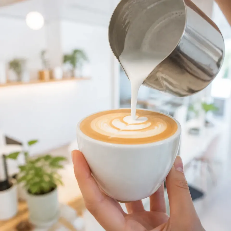 夏限定スイーツと過ごすROOC CAFEの魅力